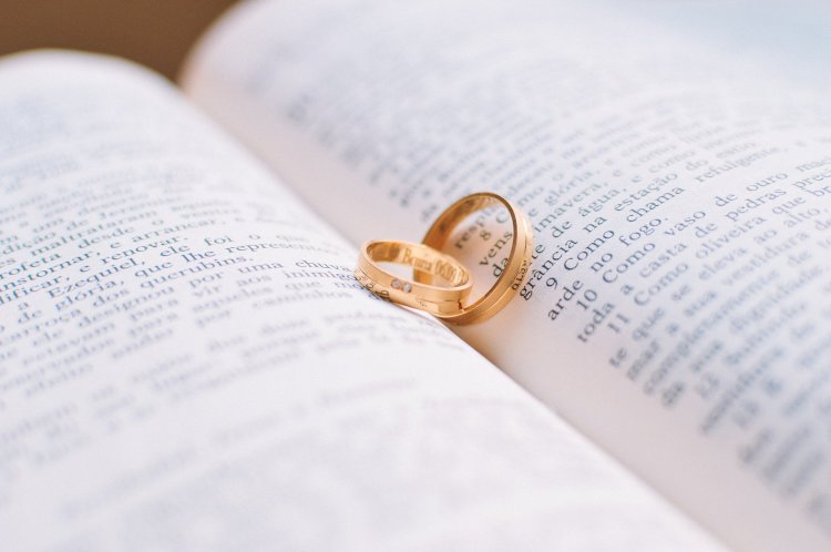 Vesvese Sözlüğü 54- Evlilik Demirden Leblebidir, Ne Yenir Ne Yutulur